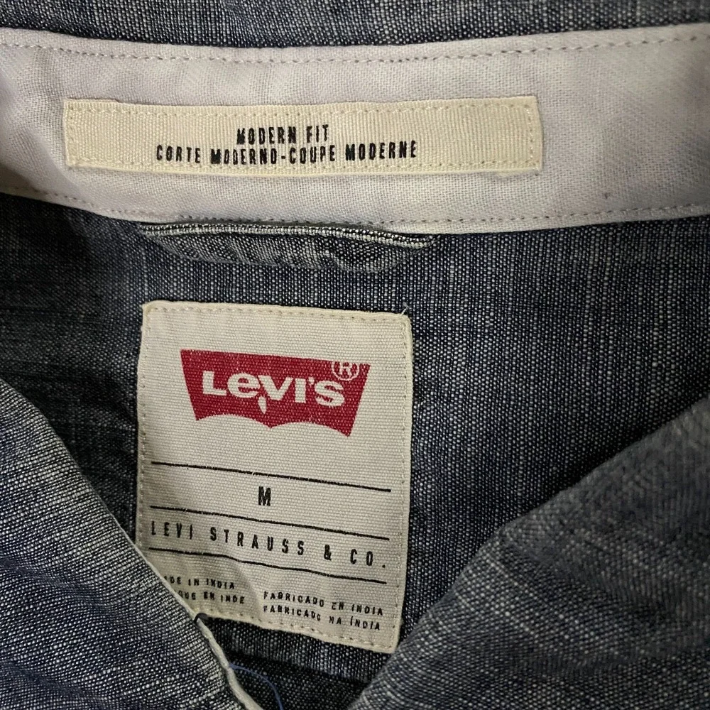Levis Shirt Men Medium Modern Fit Blue Chambray Utility Denim Workwear Button Up